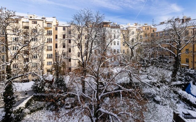 The comunist apartment 2bds