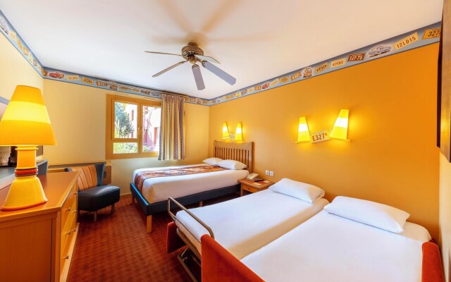 Отель Disney Hotel Santa Fe