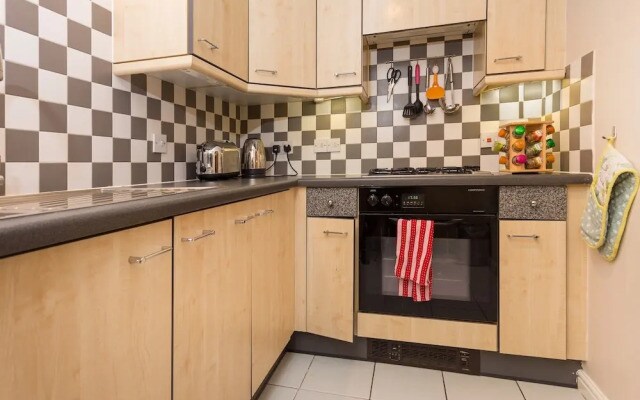 2 Bedroom Flat 2 Minutes from the River