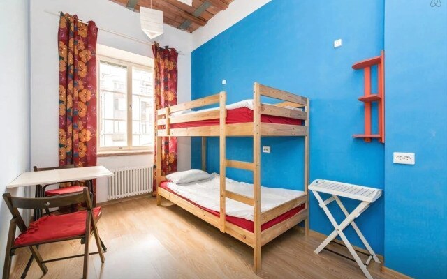 Koma Hostel