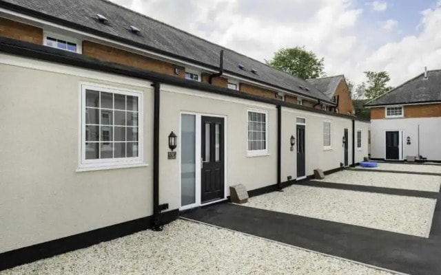 Modern 2bed Apartment-ground Floor-free Parking