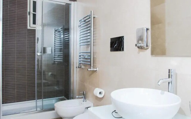 Rome King Suite