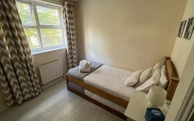 Stunning 3-bed Apartment in Croydon