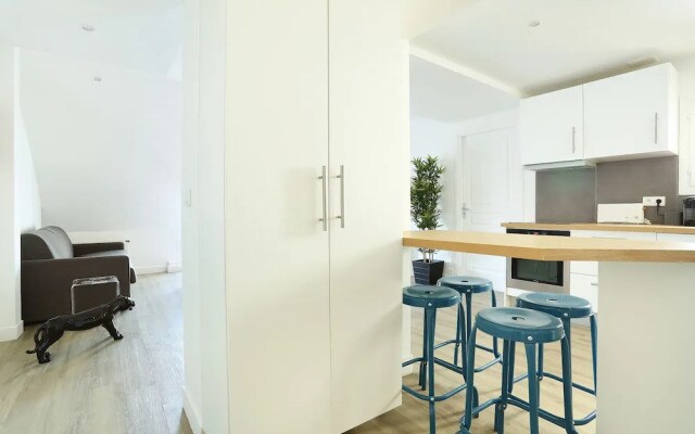 Apartment Ponthieu - Champs Elysées