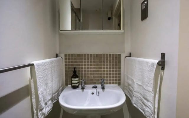 Modern Studio Apartment in Hackney