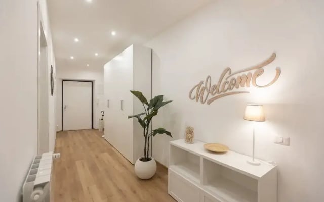 Colosseum Holidays - Three-bedroom Apartment