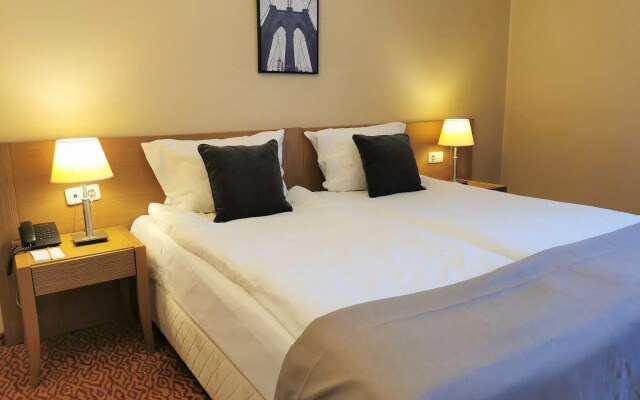 Отель Mabre Residence