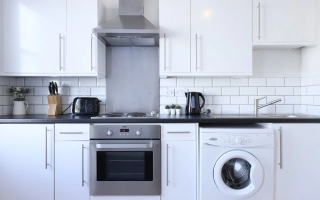 Cosy Studio In West London Fits 2