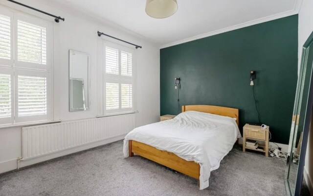 Inviting 3-bed House in Beckenham