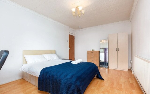 Walk Drive - Deluxe Guest Room 1