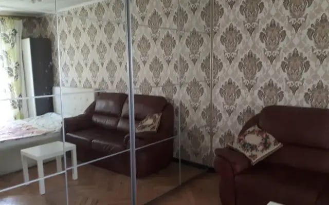 Добро пожаловать в столицу на улице Девятая Рота 17