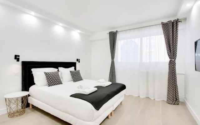 Trocadero/ Eiffel Tower - 3 Bedrooms- All New!