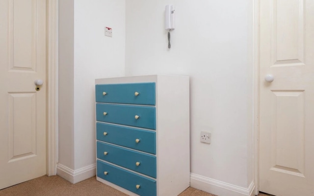 2 Bedroom Apartment In Wapping