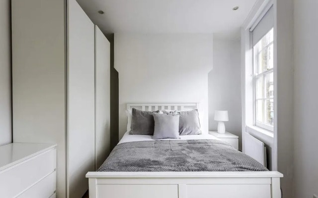 Bright Marylebone Apartment