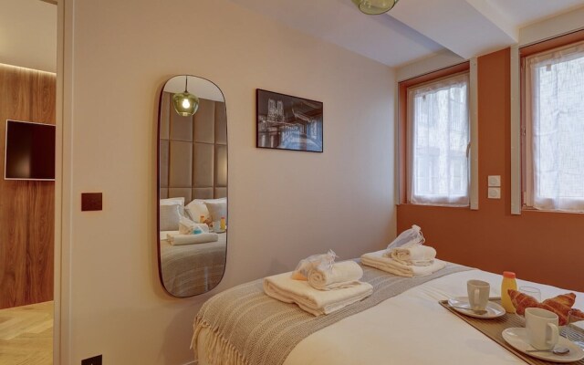 Apartment AC Champs de Mars Eiffel Tower by Studio Prestige