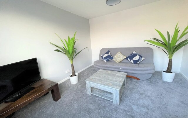 Bright & Airy 3BR Home with Parking