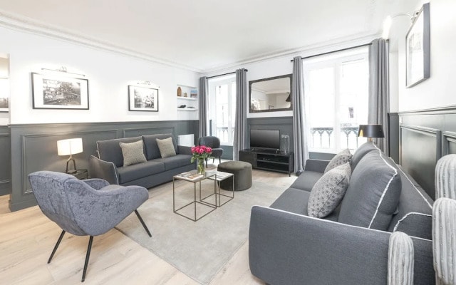 Luxury 3BDR Le Louvre II by Livinparis