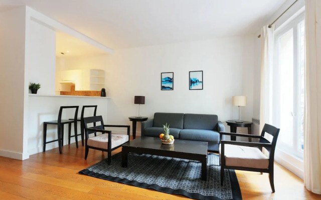 Parc Monceau - Courcelles Apartment