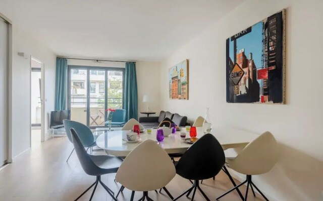 Casteja Modern Residence
