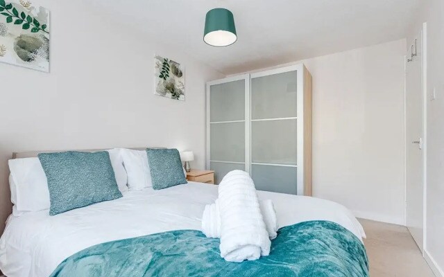 Canadawater-2bedroom-1bathroom-wifi-free Parking
