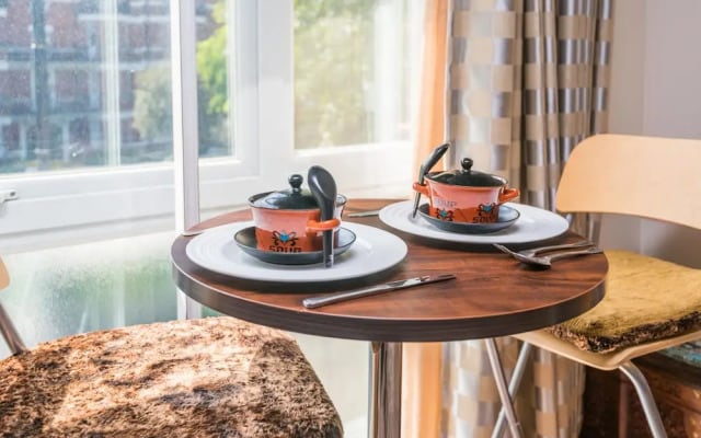 Comfortable Chiswick Home by Ravenscourt Park