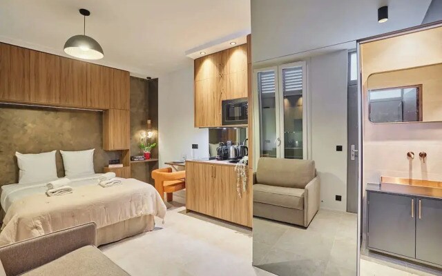 Suite Premium Facing the Chateau de Vincennes