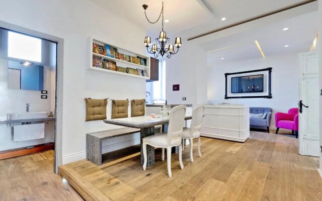 Design Apartment Paulina 300 mt from Colosseum