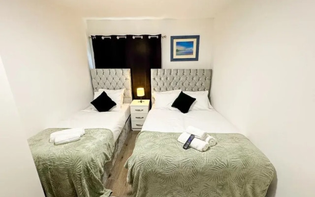 Heathrow Lodge B&B