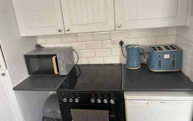 Cozy 2 Bedroom Property With all Amenities