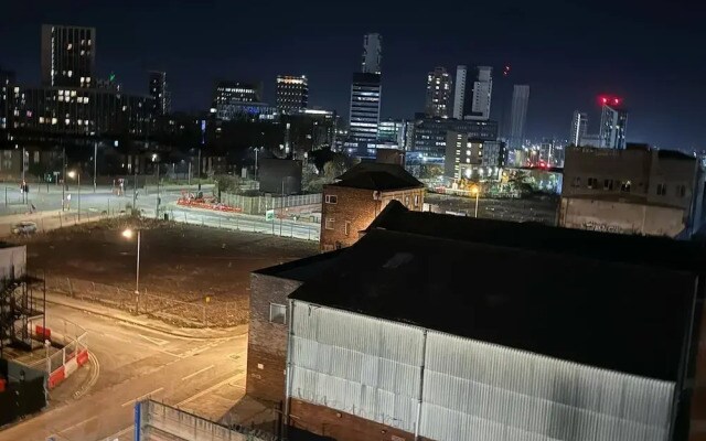 Luxe I Penthouse I Balcony I City Views I Parking I Liverpool City Center I