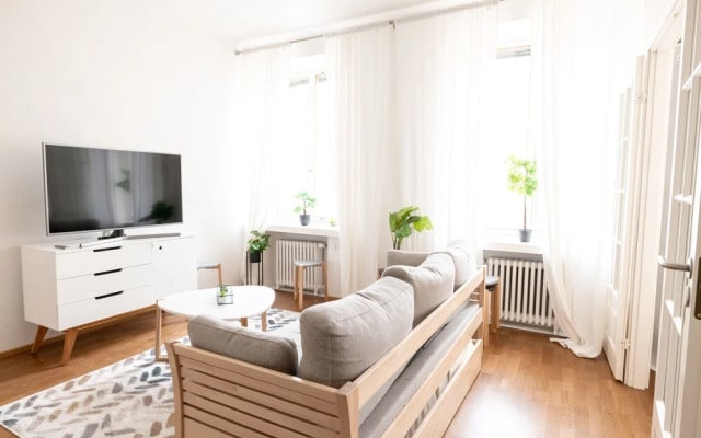 2ndhomes Cozy & Modern Top Floor Home