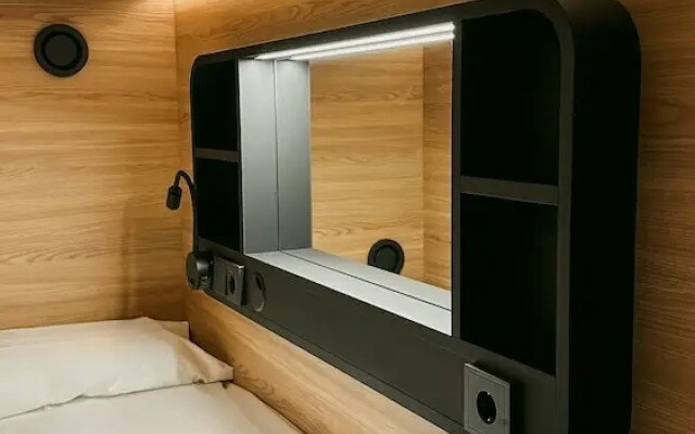 GettSleep Madrid Capsules - Terminal T4S, Departures