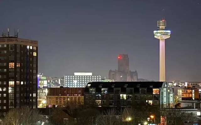 Luxe I Penthouse I Balcony I City Views I Parking I Liverpool City Center I