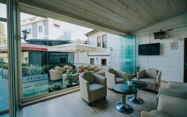 216 Castle Hotel