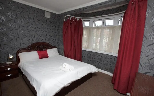 Stunning Spacious Bungalow With Ample Parking