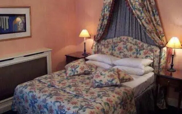 Gallery Hotel