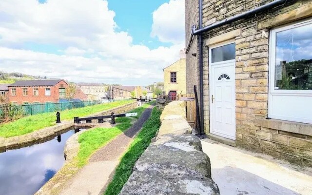 Cozy Sleep 5 Hudds Base -work/travel, Free Parking