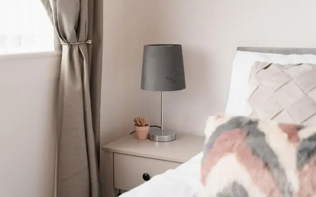 Convenient Wirral Retreat