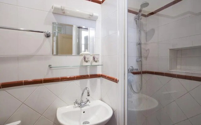 Quai dOrsay Apartment