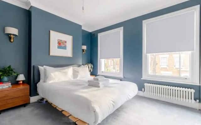 Beautifully Designed 2BD House - by Queen's Park!