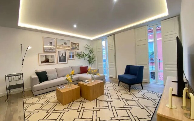 w Bright 2BR w Sunny Terrace in Chueca