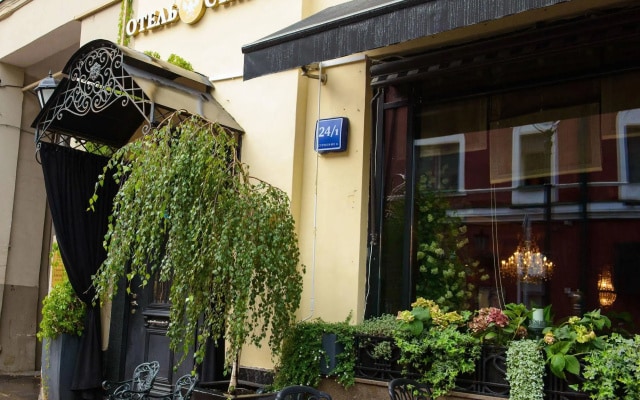 hotelImage