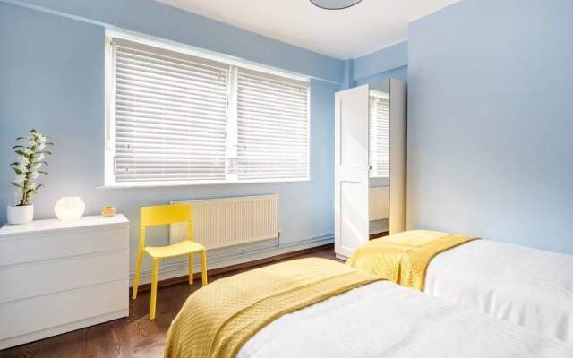 Tower Bridge Apartment