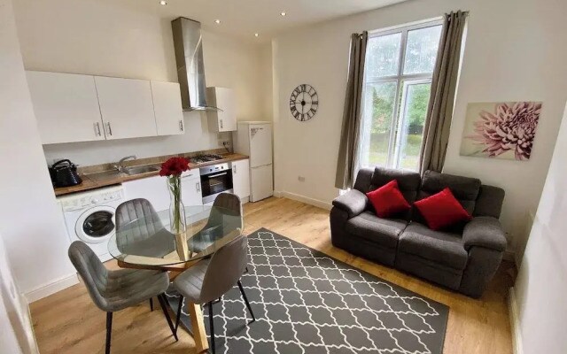 Cozy Croydon Apartment With Central Heating & Free Parking