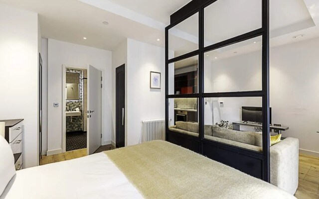 Chic Studio Living in London City Island
