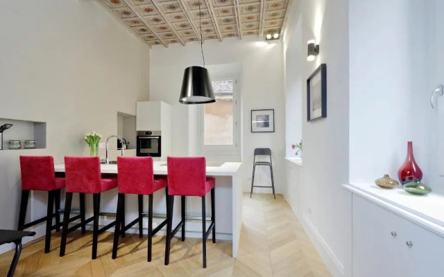 EVE Guest House at Trevi Fountain