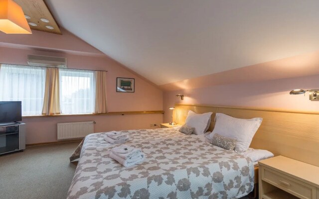 Roze Boutique Hotel