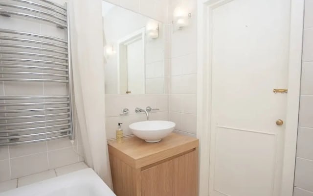 Gorgeous Central One Bed in Earls Court