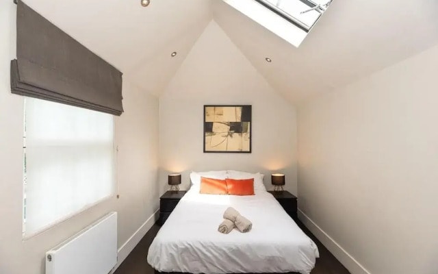 Spacious 4BR Victorian Estate in Kensington