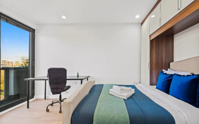 Three Bedroom Apartment in Hoxton